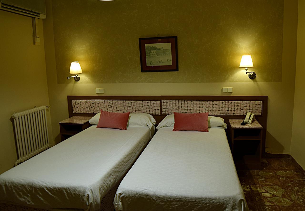 Hotel Mercedes Аранхес Екстериор снимка